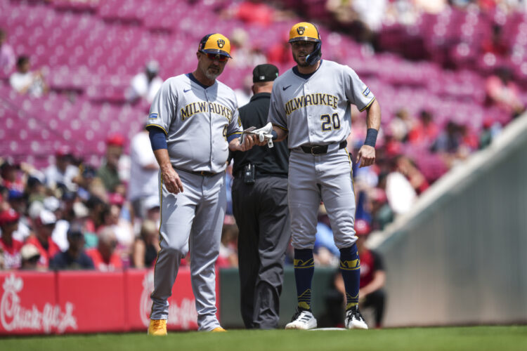 Reds end Brewers’ franchise-record, 14-game winning streak on Hays’ bases